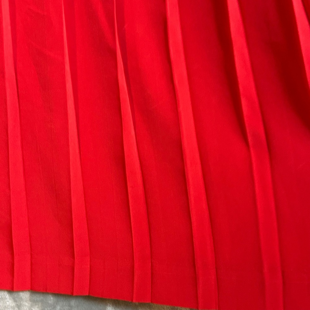 Susan Bristol Vintage Red Pleated Midi Skirt Elastic Waist Made in USA Size 12 - Picture 4 of 10